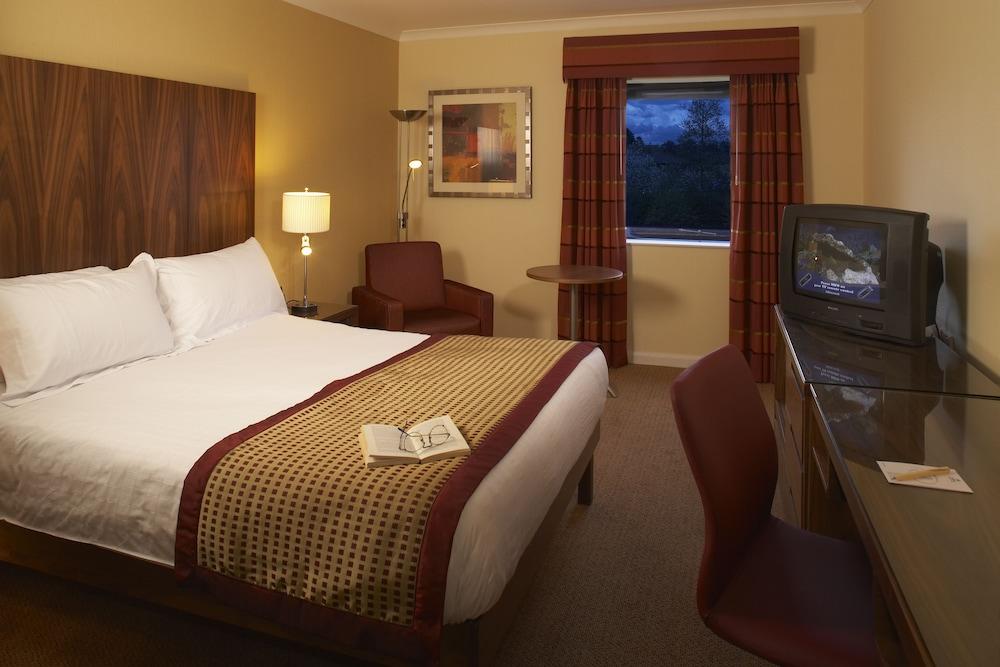 Delta Hotels By Marriott Milton Keynes Room photo