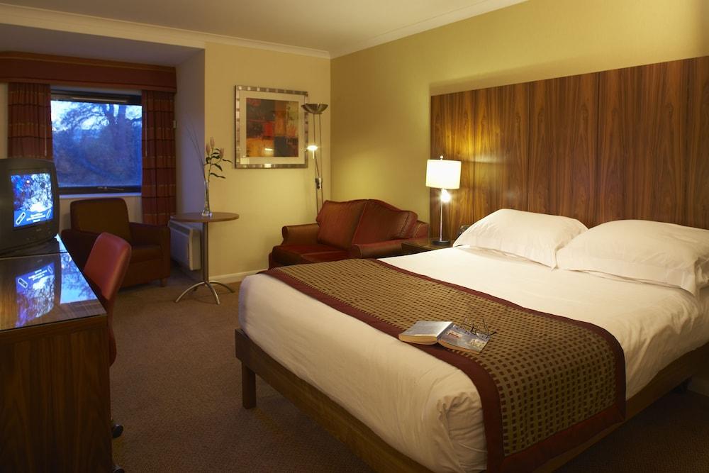 Delta Hotels By Marriott Milton Keynes Exterior photo