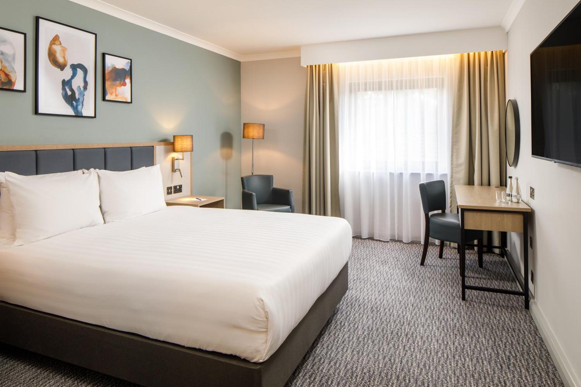 Delta Hotels By Marriott Milton Keynes Exterior photo