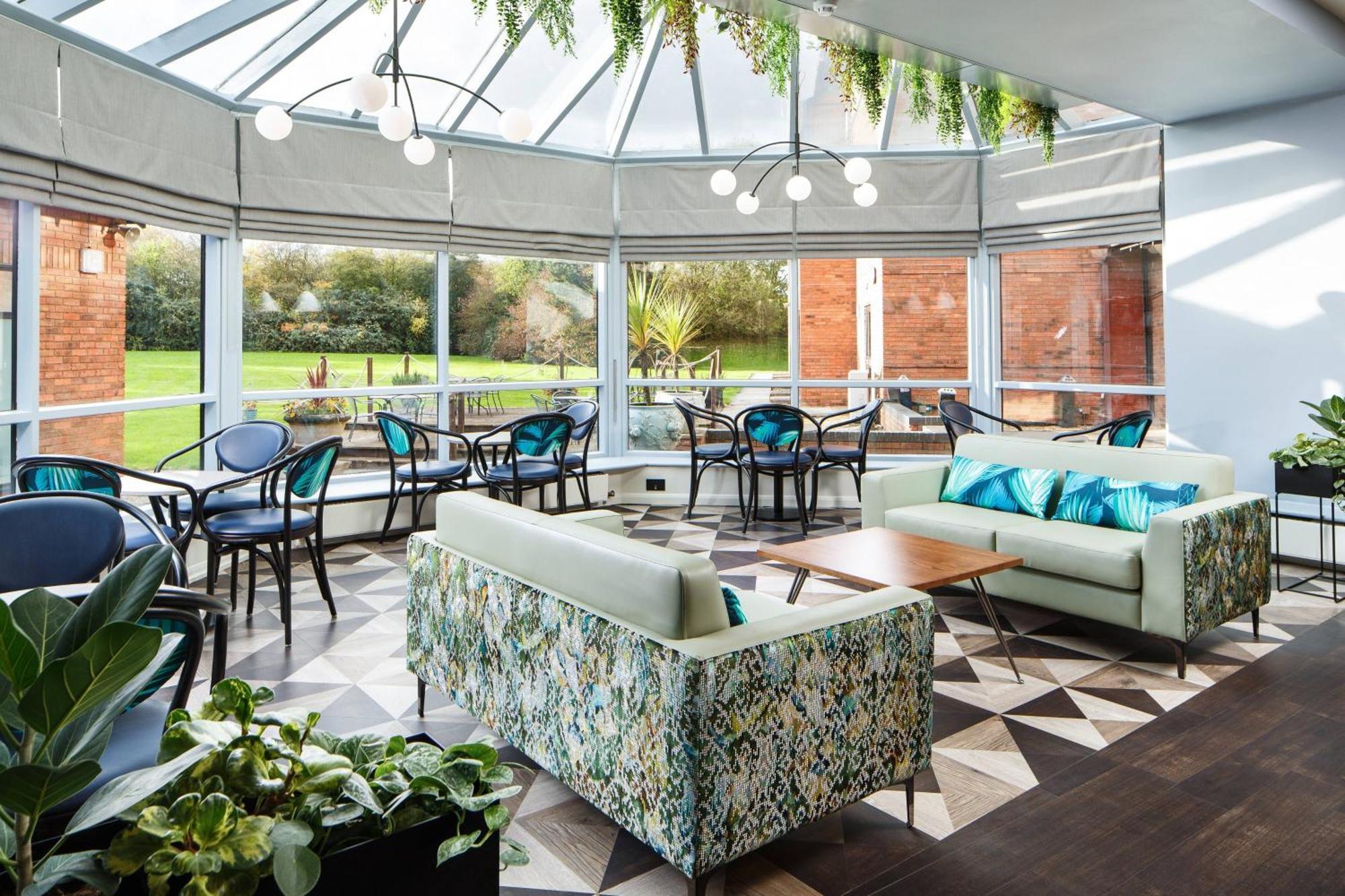 Delta Hotels By Marriott Milton Keynes Exterior photo