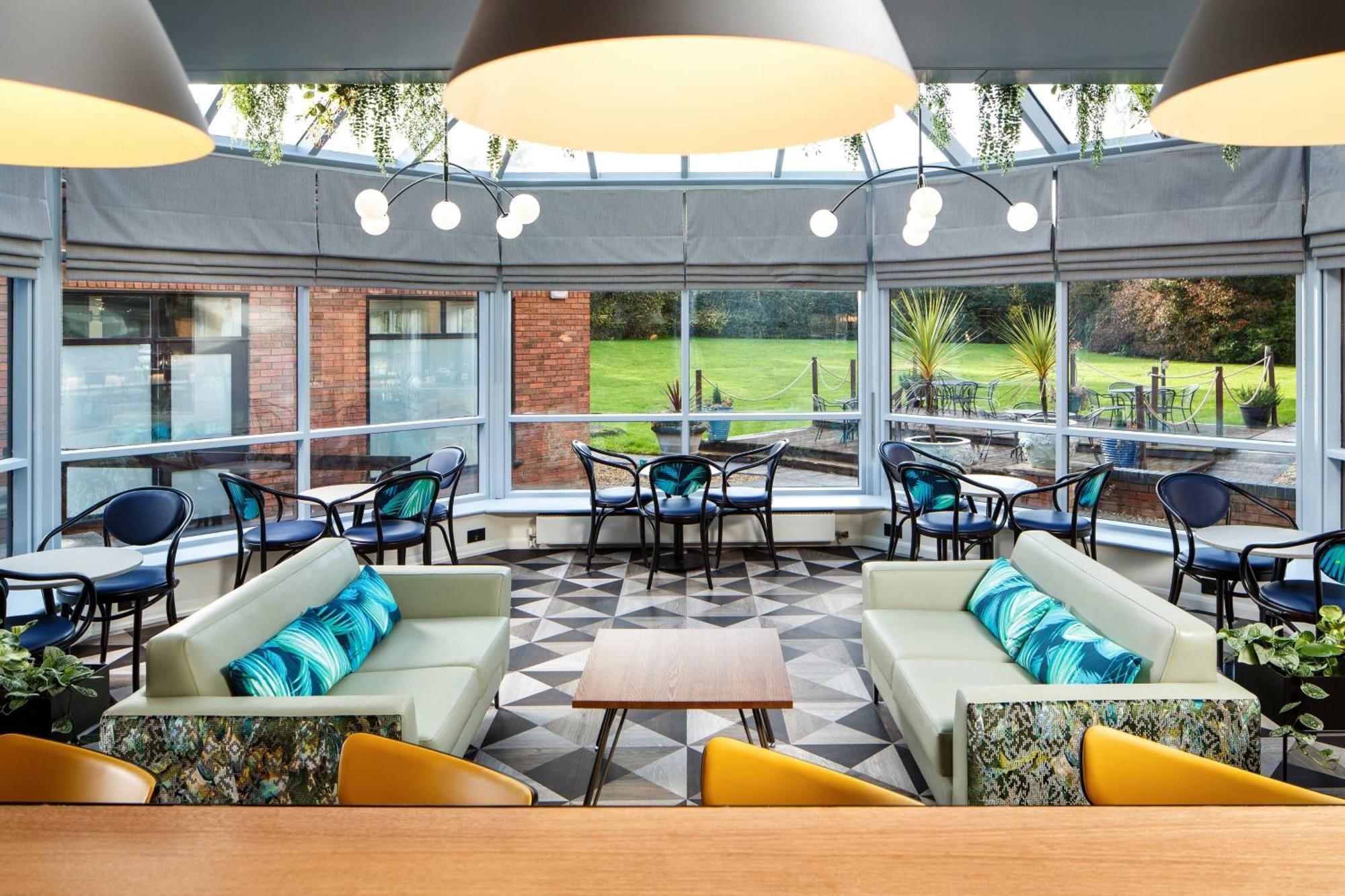 Delta Hotels By Marriott Milton Keynes Exterior photo