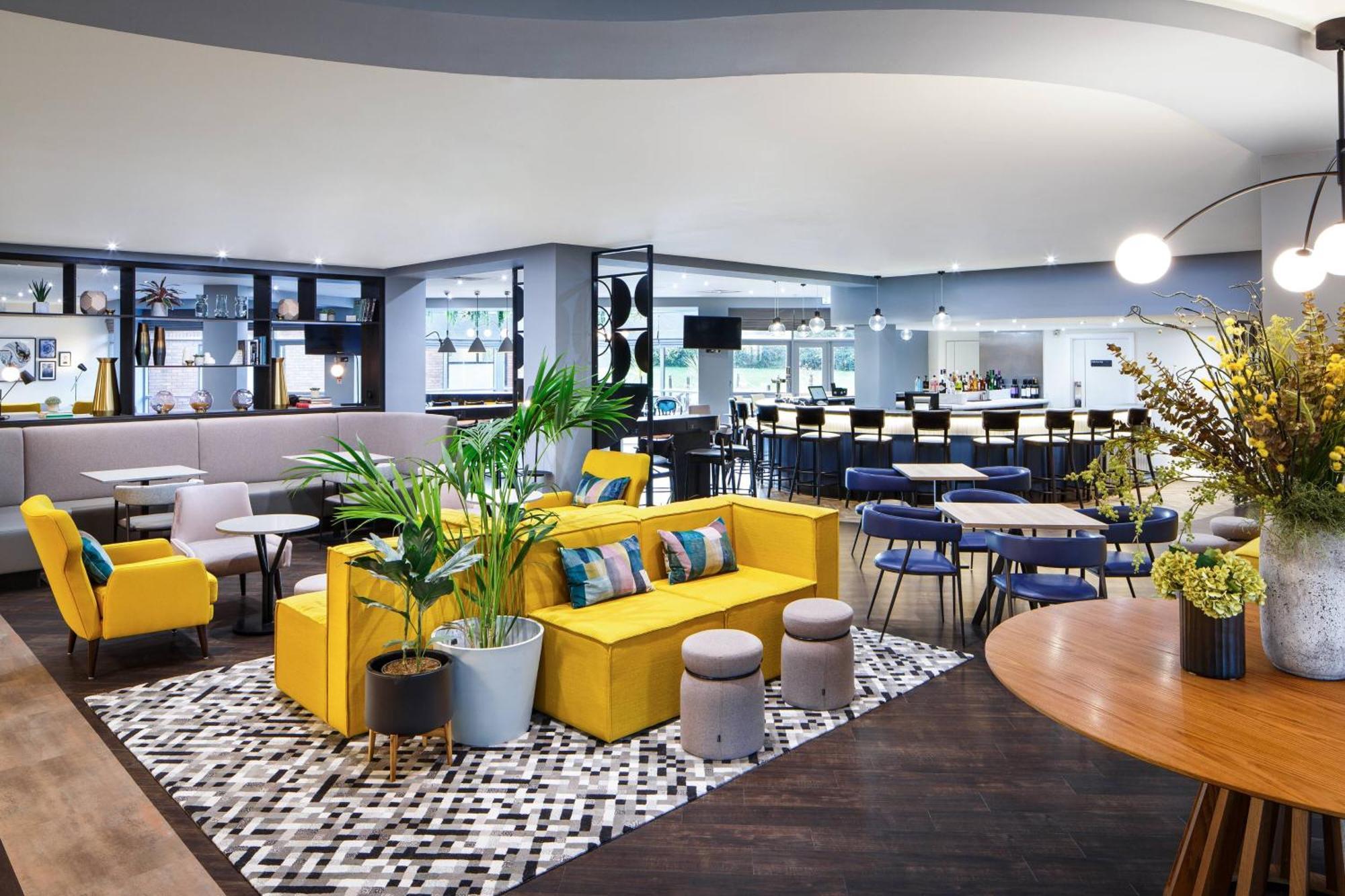Delta Hotels By Marriott Milton Keynes Exterior photo