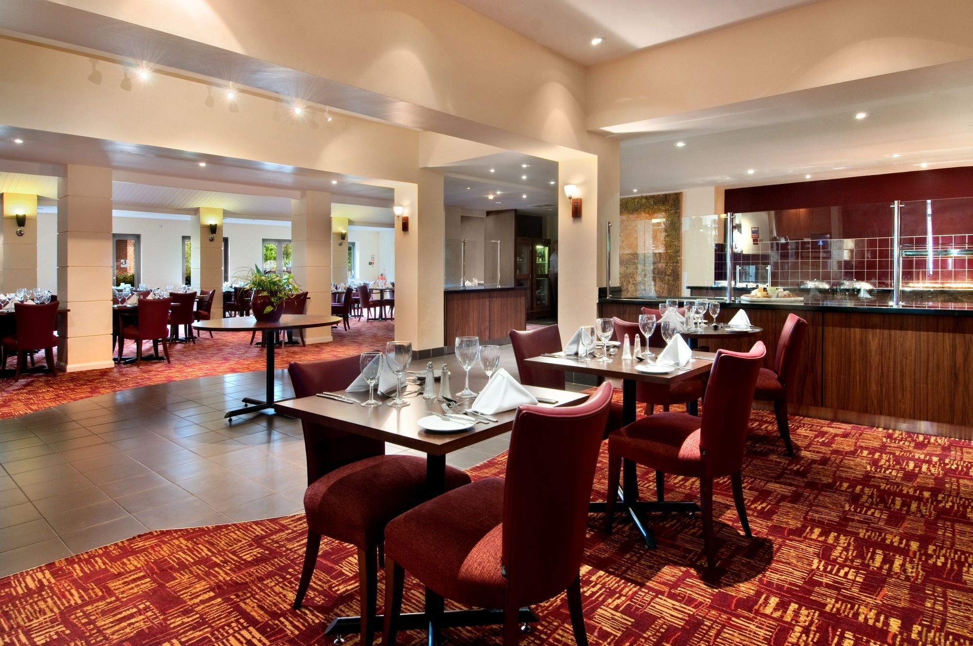 Delta Hotels By Marriott Milton Keynes Exterior photo